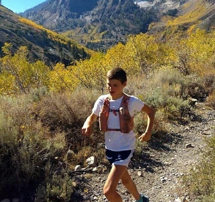 Luke Sanchez completa los 166km de la Javelina Jundred con 15 años