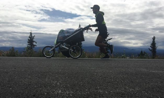 Pete Kostelnick completa 8.600km a razón de 87km/día y arrastrando un carrito